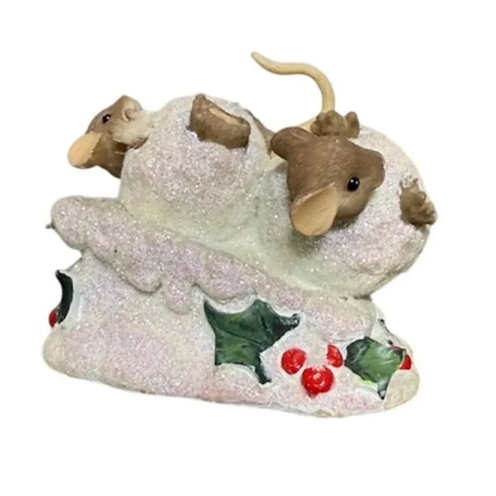 Charming Tails Friends Keep The Winter Fun Rolling Mouse Snowball Figurine